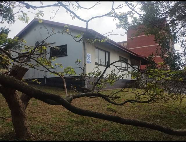 3 BEDROOM HOUSE FOR SALE IN BLUFF